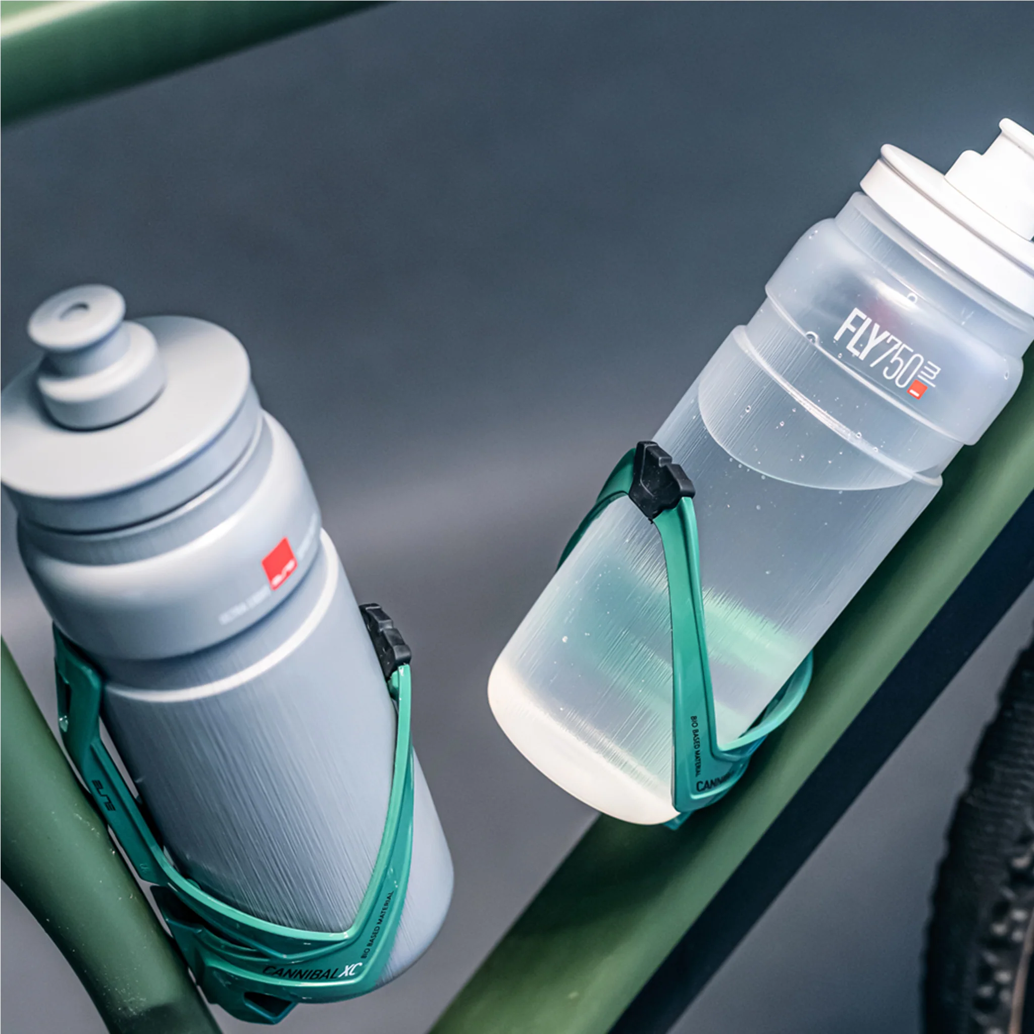 Bidon Fly Elite ultra-léger texturé - 550 / 750 ml - Image 3