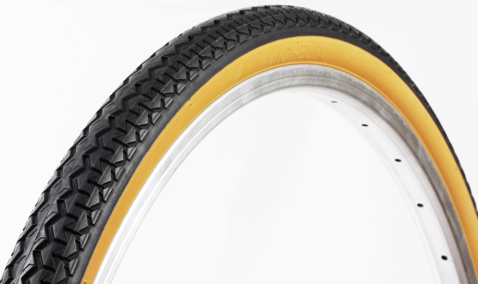Pneu Michelin World Tour 650A
